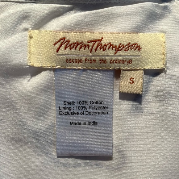 Distinctive Lightweight Jacket - Picture 7 of 7